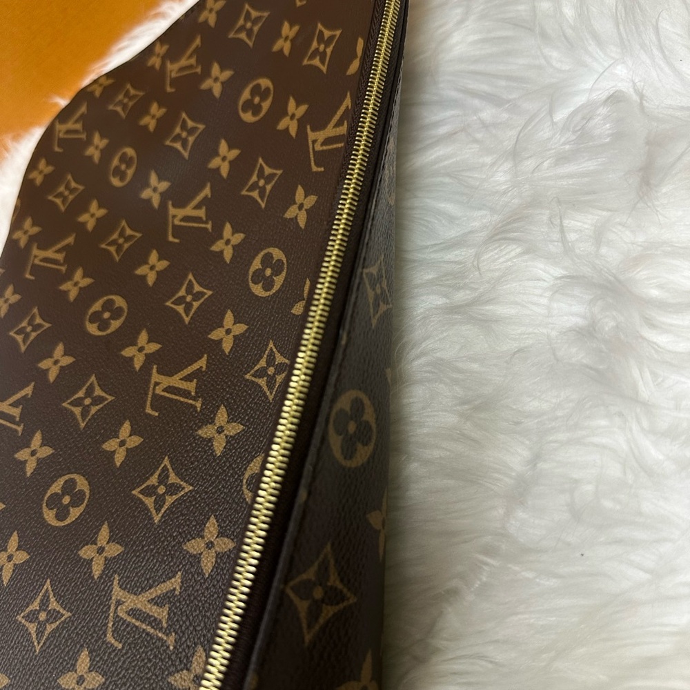 Louis Vuitton  Monogram Pouch✨ - Picture 3 of 11